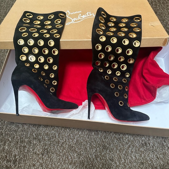 Shoes - Picture 4 of 4